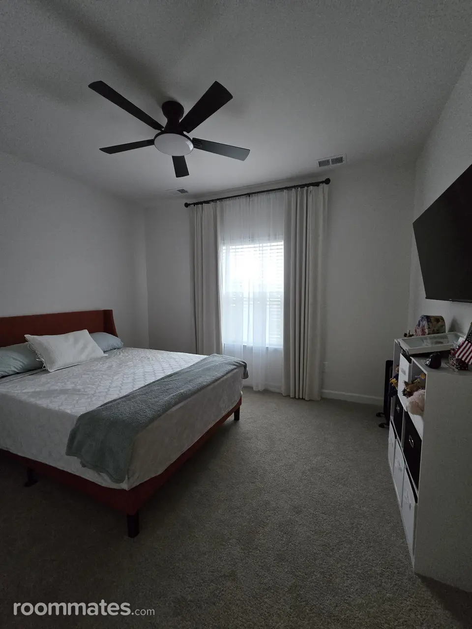 Profile photo 3 of 6