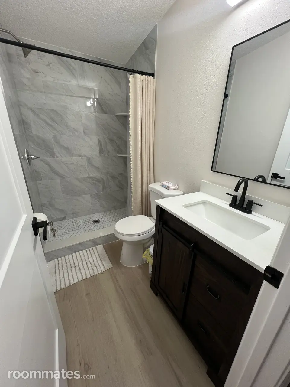 Profile photo 3 of 11