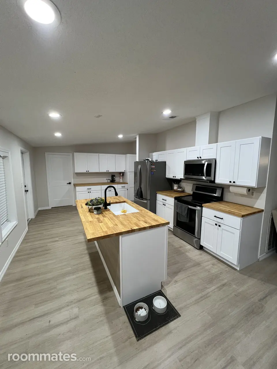 Profile photo 5 of 11