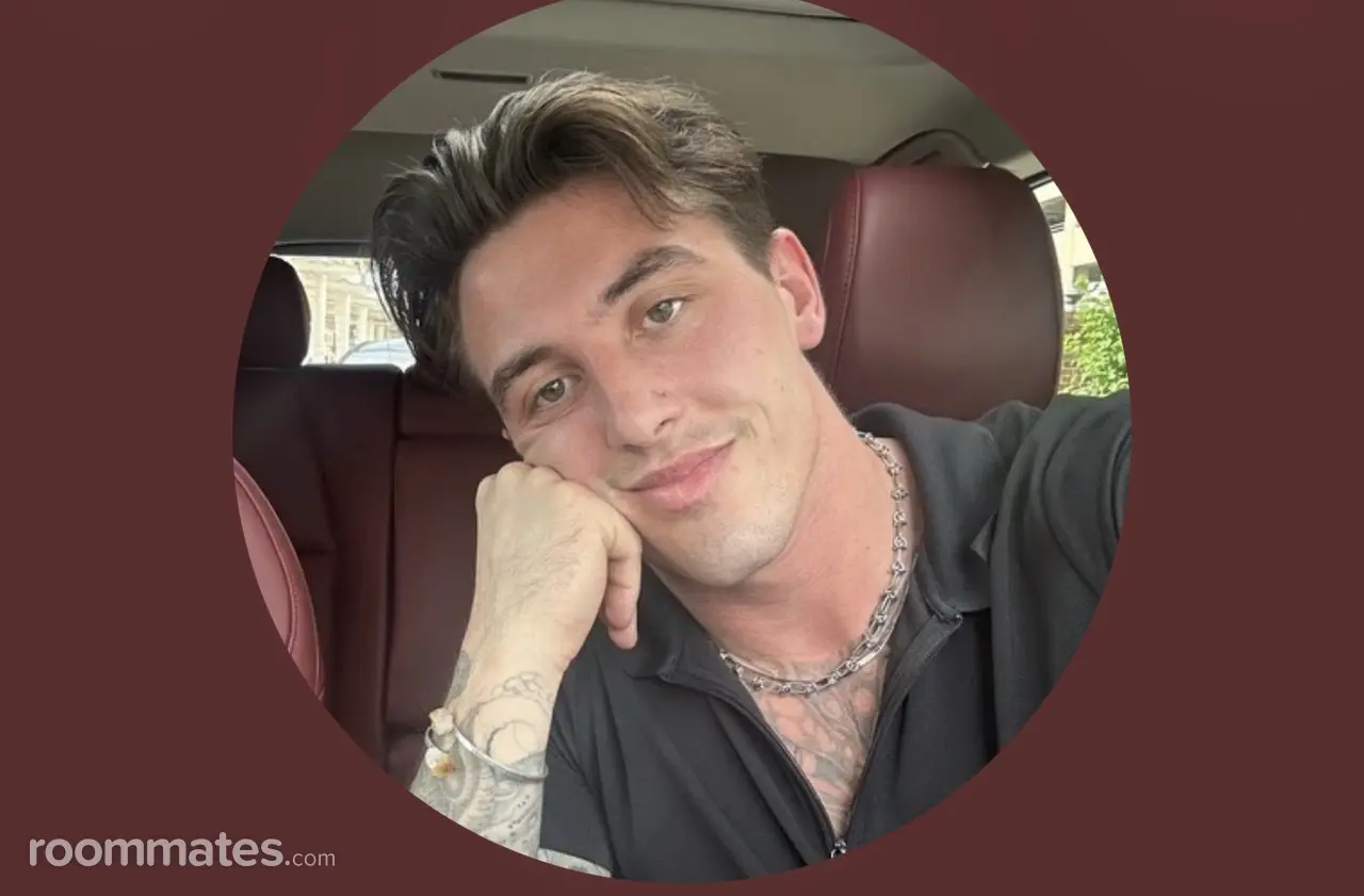 Profile photo 15 of 15