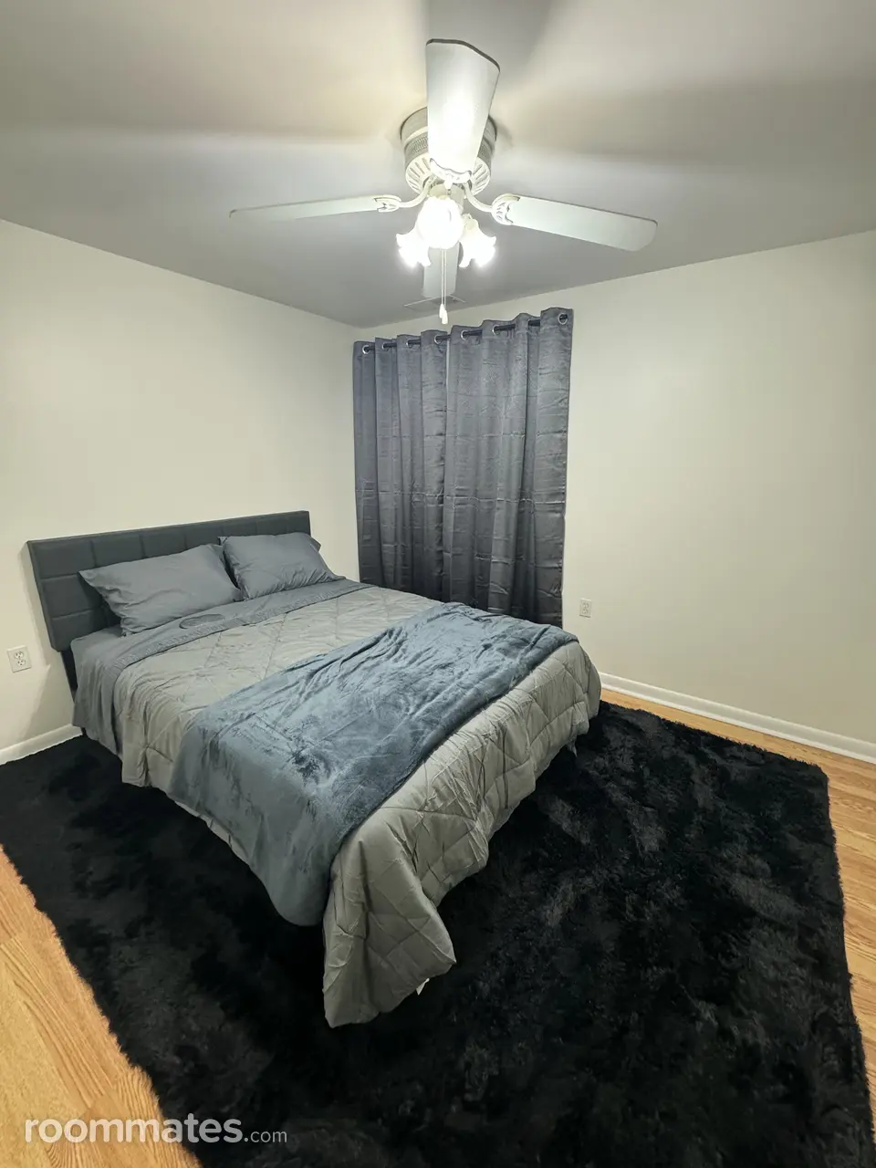 Profile photo 1 of 2