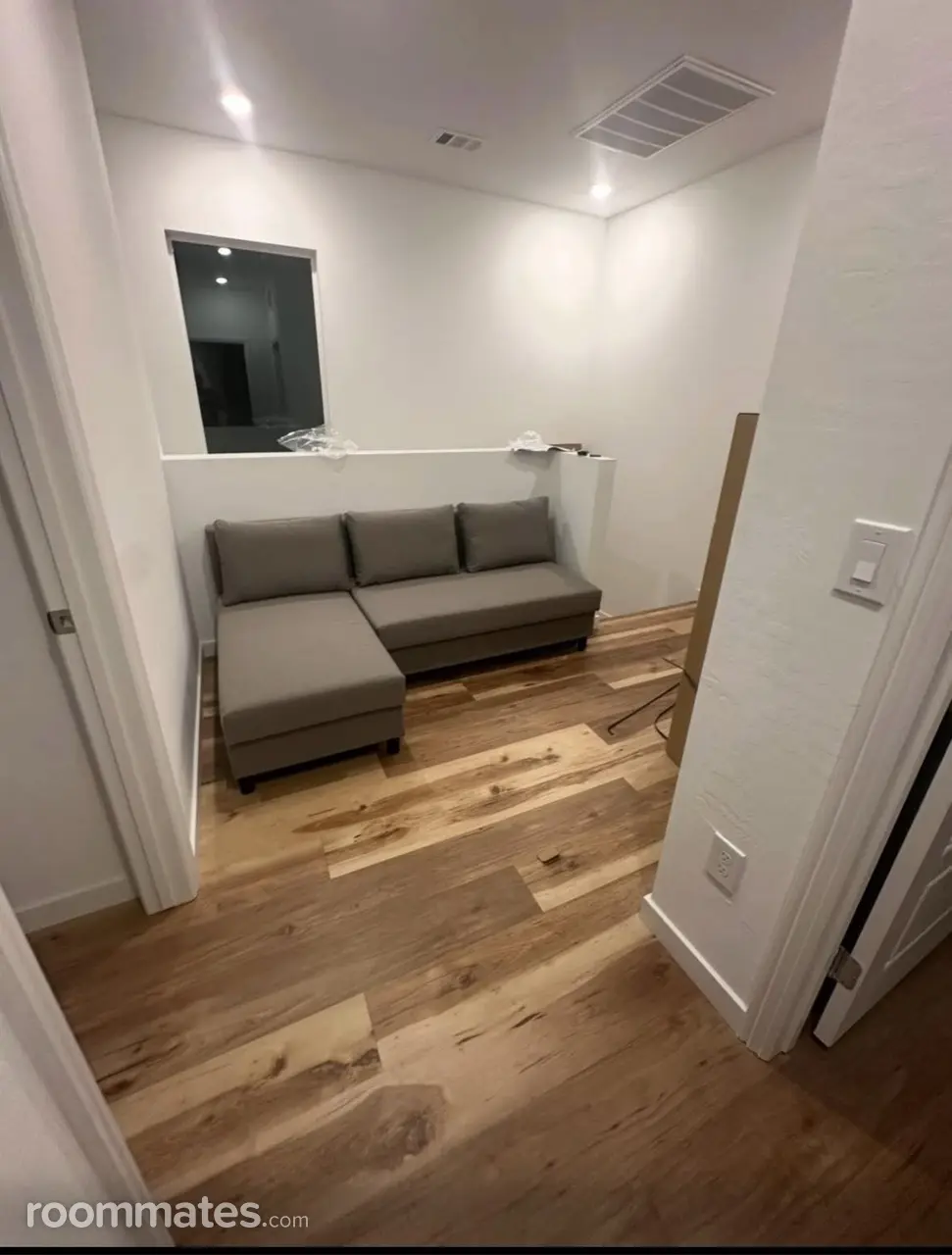 Profile photo 7 of 21