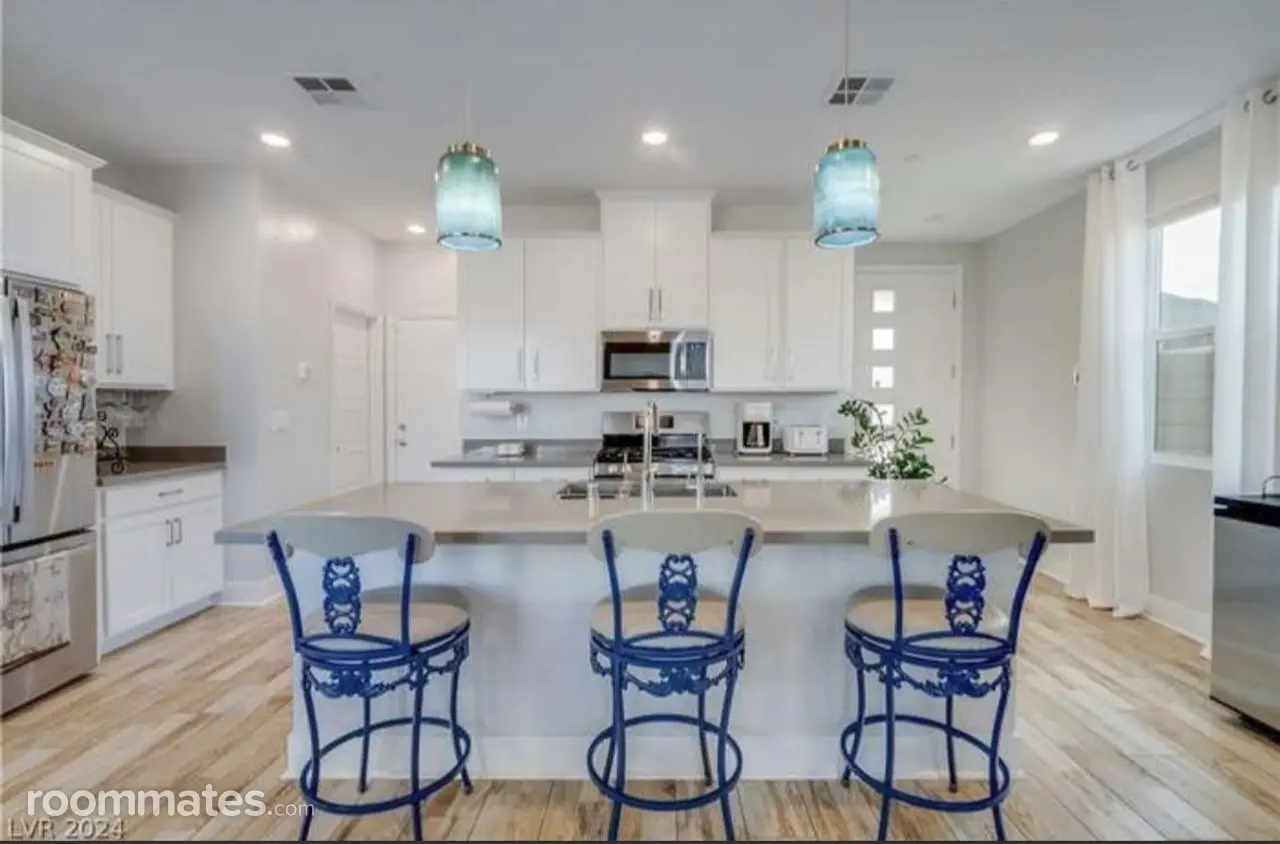 Profile photo 11 of 21