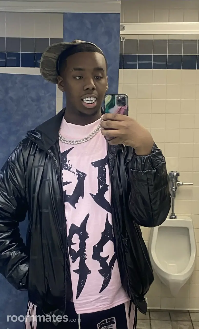 Profile photo 1 of 1