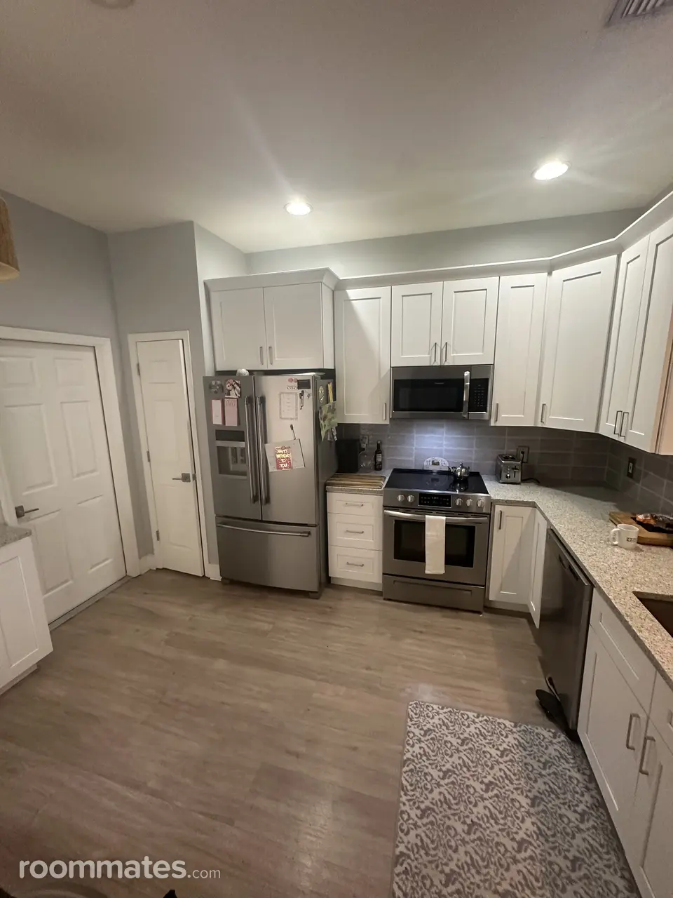 Profile photo 7 of 10