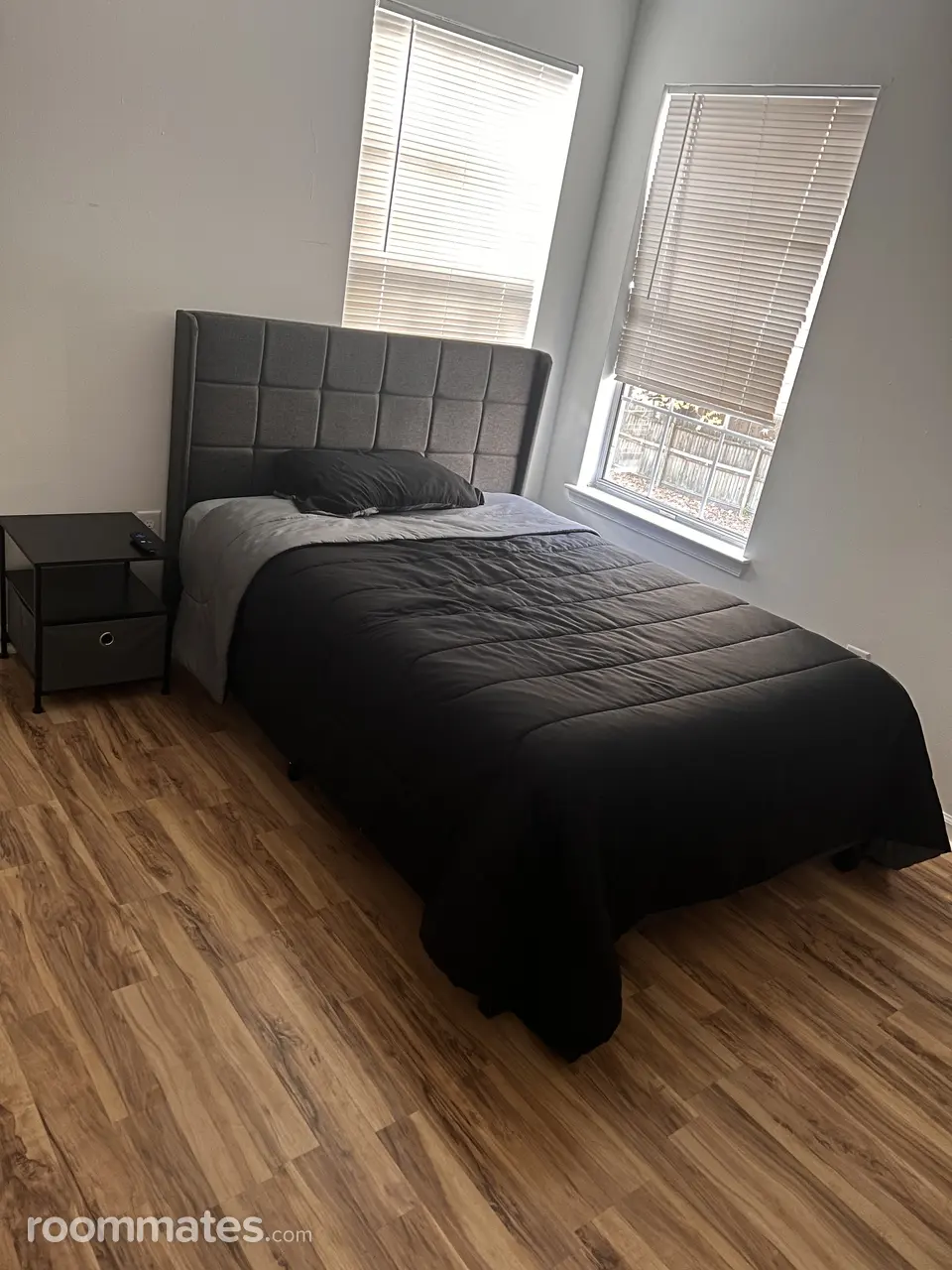 Profile photo 1 of 4