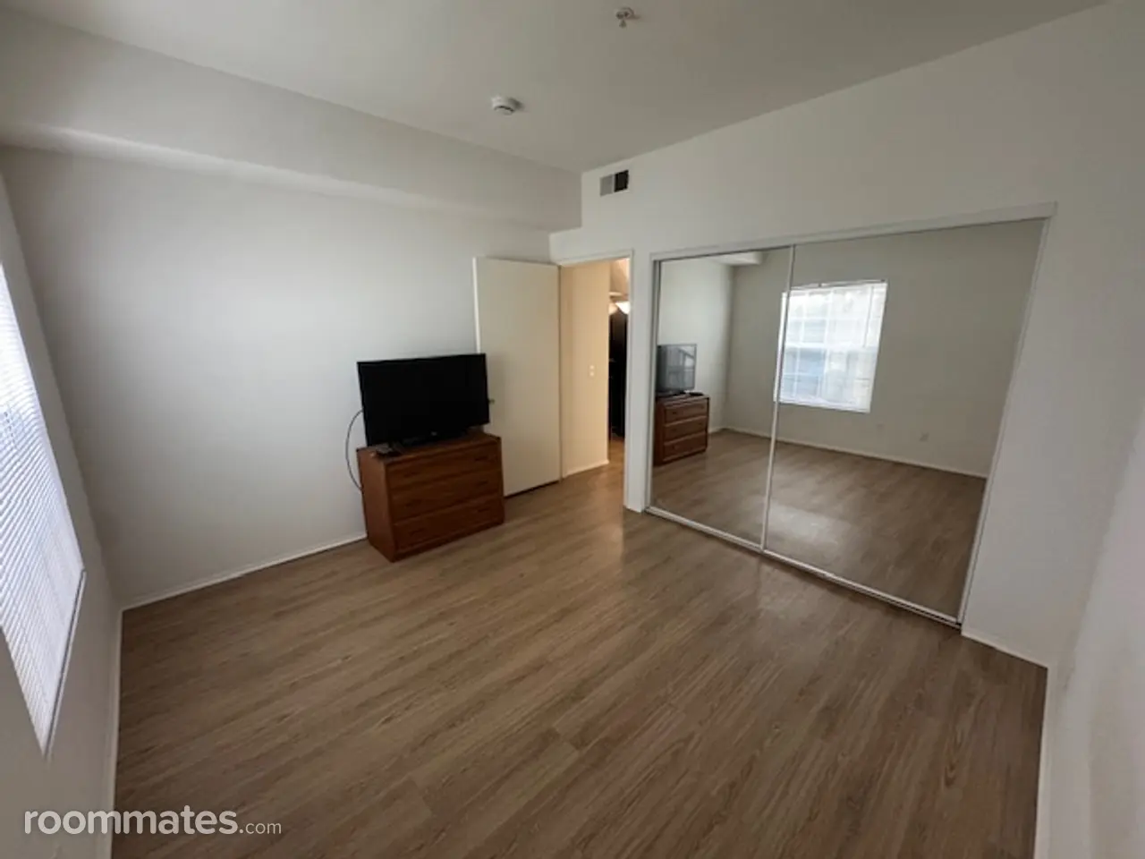 Profile photo 3 of 12