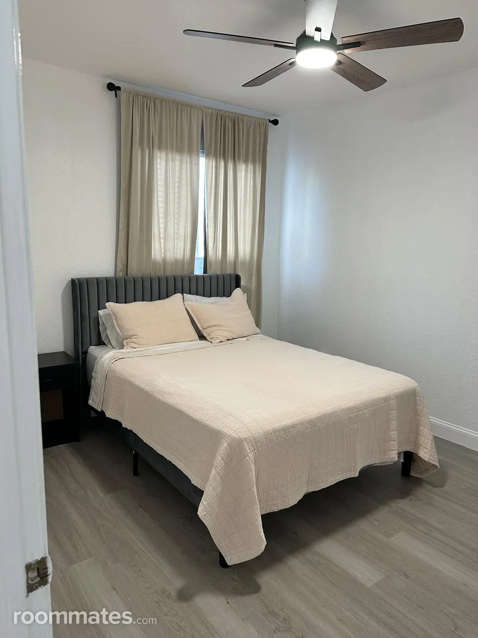 Profile photo 4 of 7