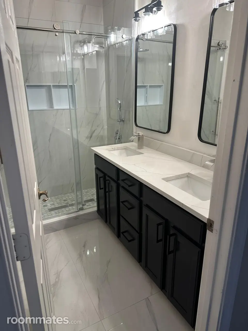 Profile photo 1 of 7