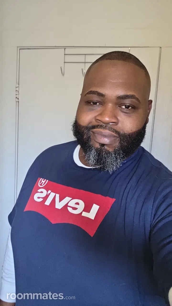 Profile photo 1 of 1