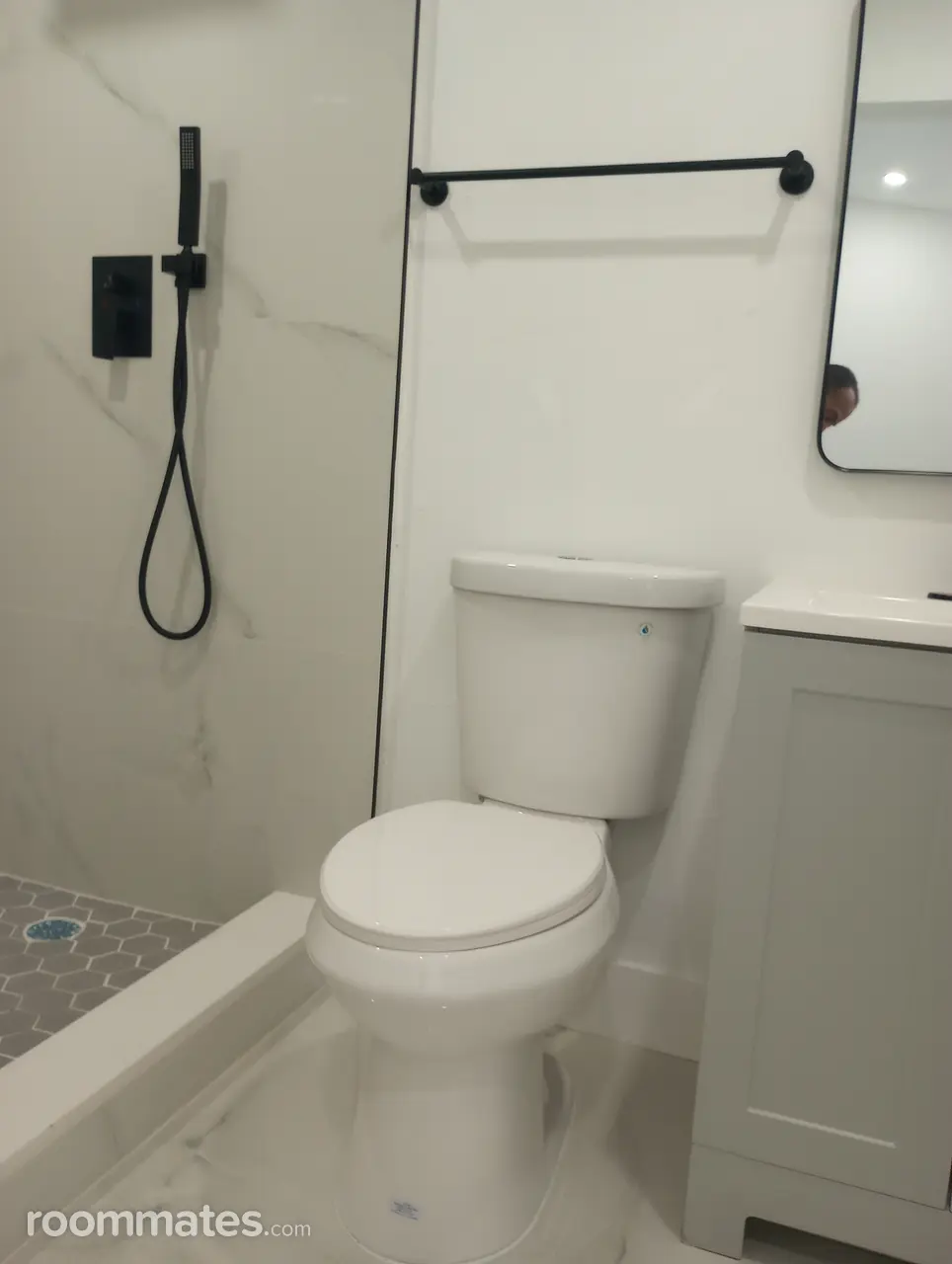 Profile photo 6 of 7