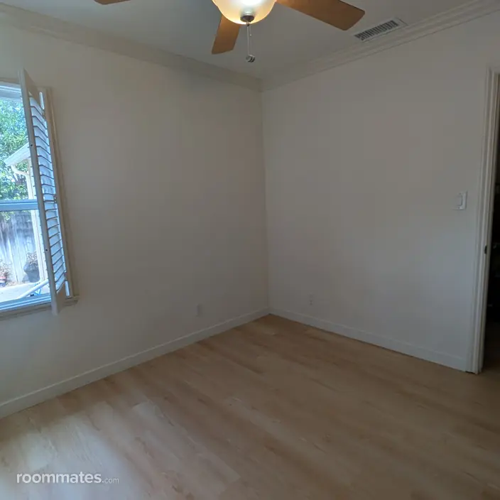 Room for rent in Reseda, CA $1200, house