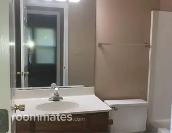 Room for rent in Lexington, KY $970, house