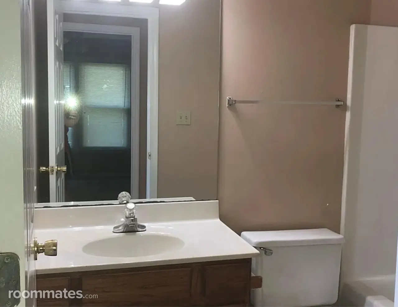 Profile photo 1 of 6