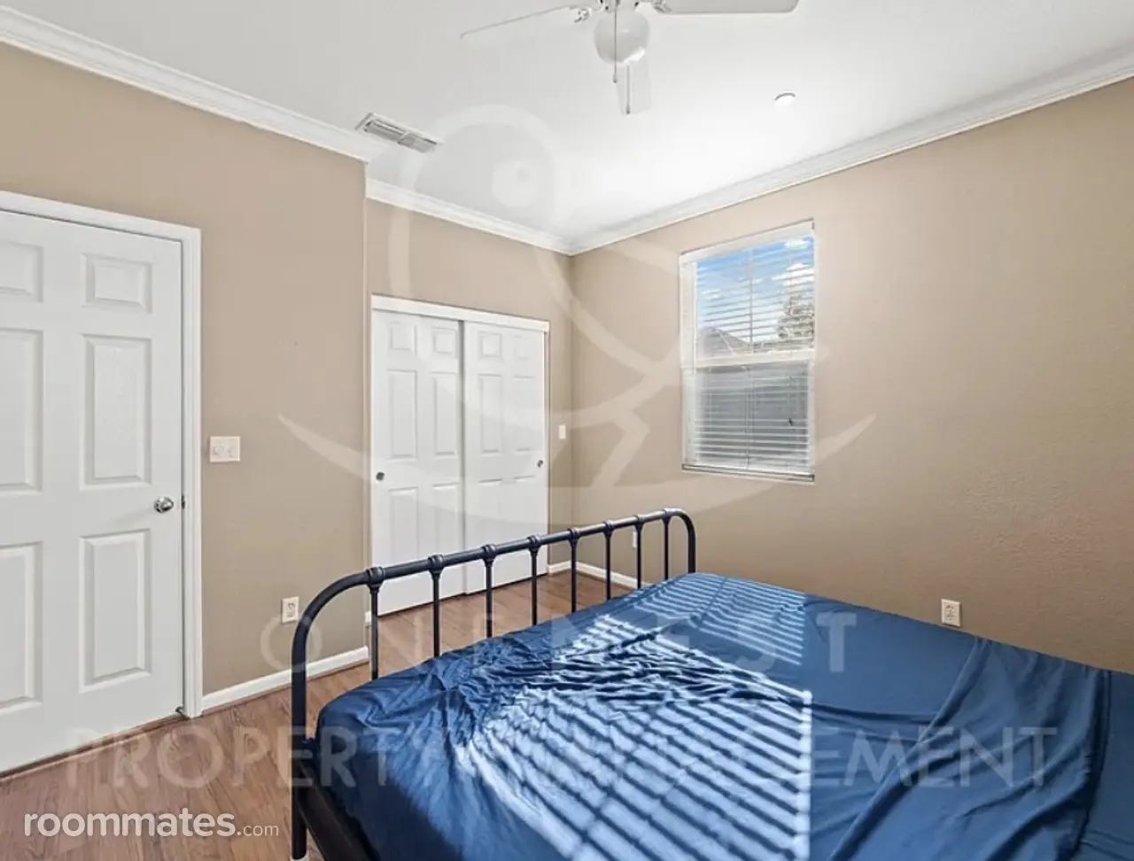 Profile photo 3 of 10