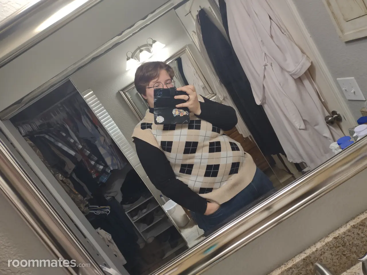 Profile photo 4 of 4