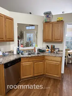 Room for rent in Savannah, GA $800, house