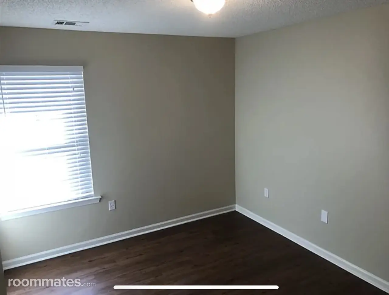 Profile photo 10 of 18