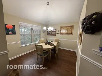 Room for rent in Savannah, GA $800, house