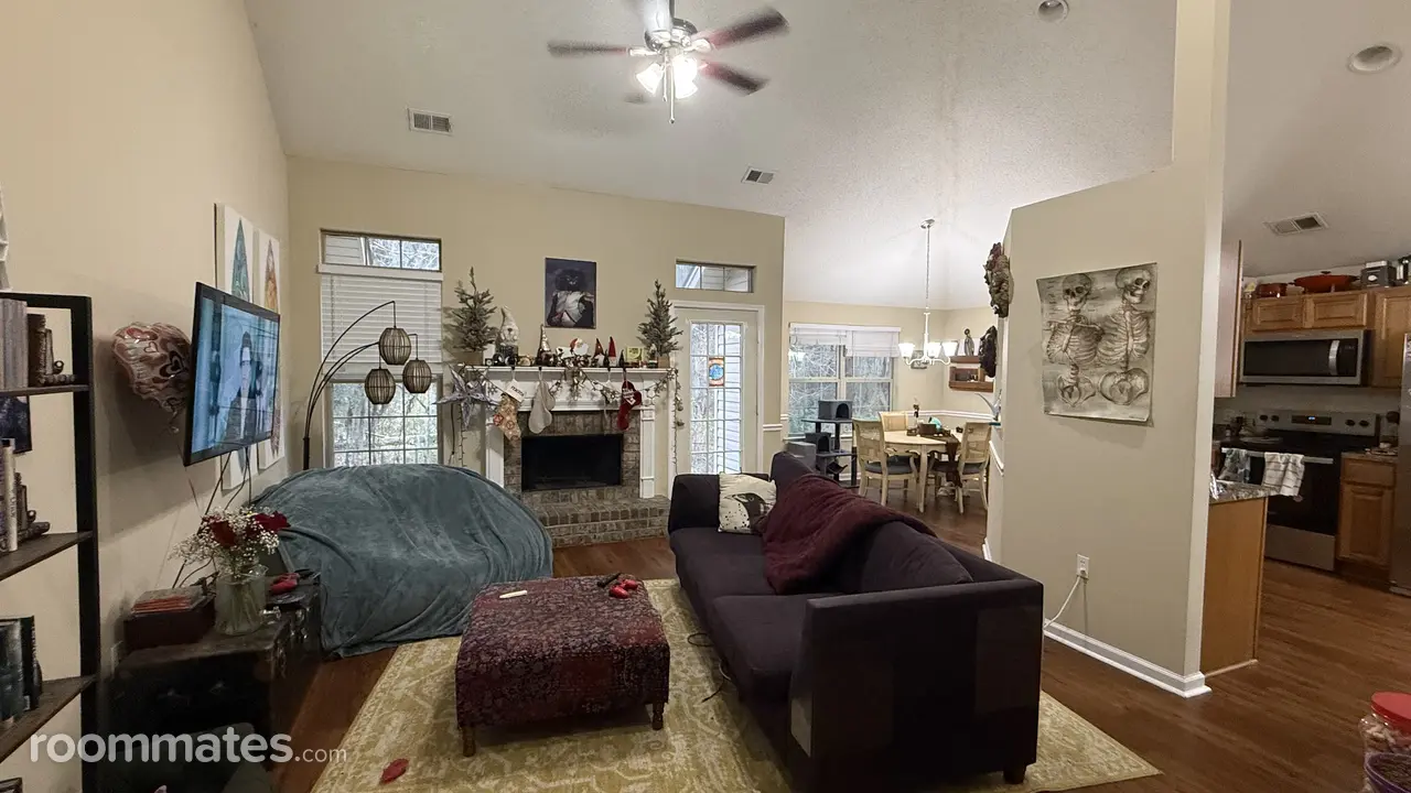 Profile photo 3 of 18