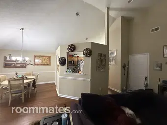 Room for rent in Savannah, GA $800, house