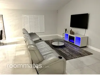 Room for rent in Port St. Lucie, FL $1000, house