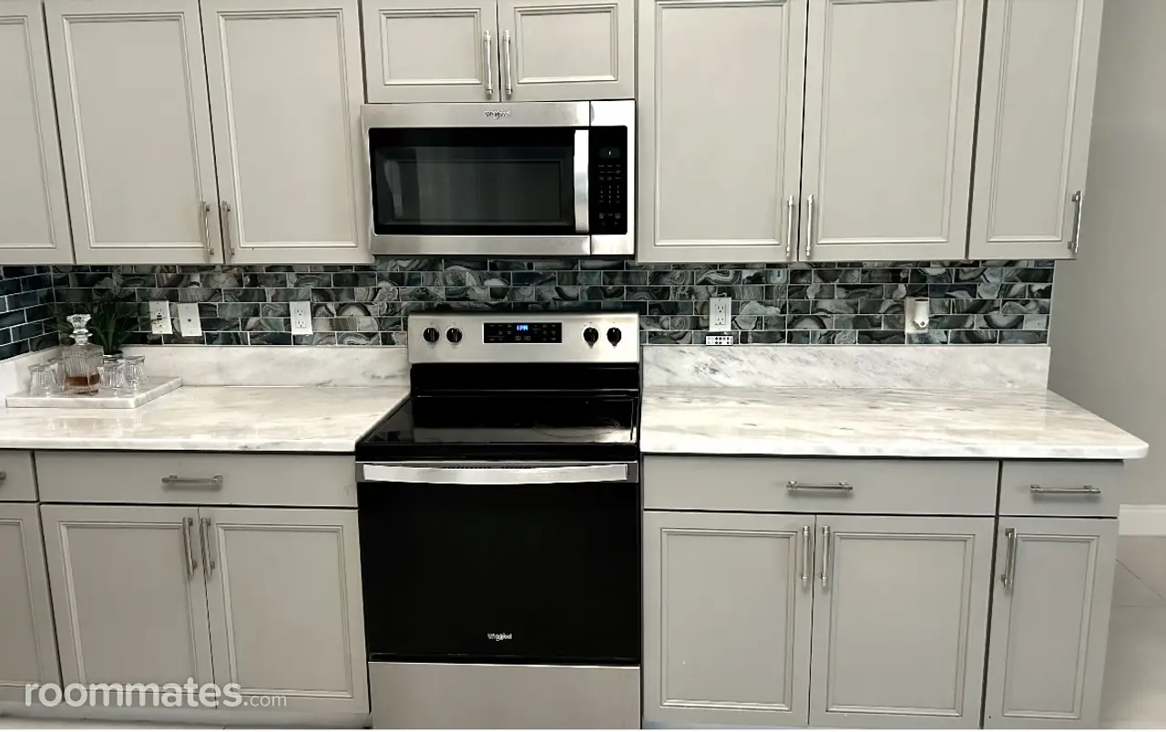 Profile photo 2 of 7