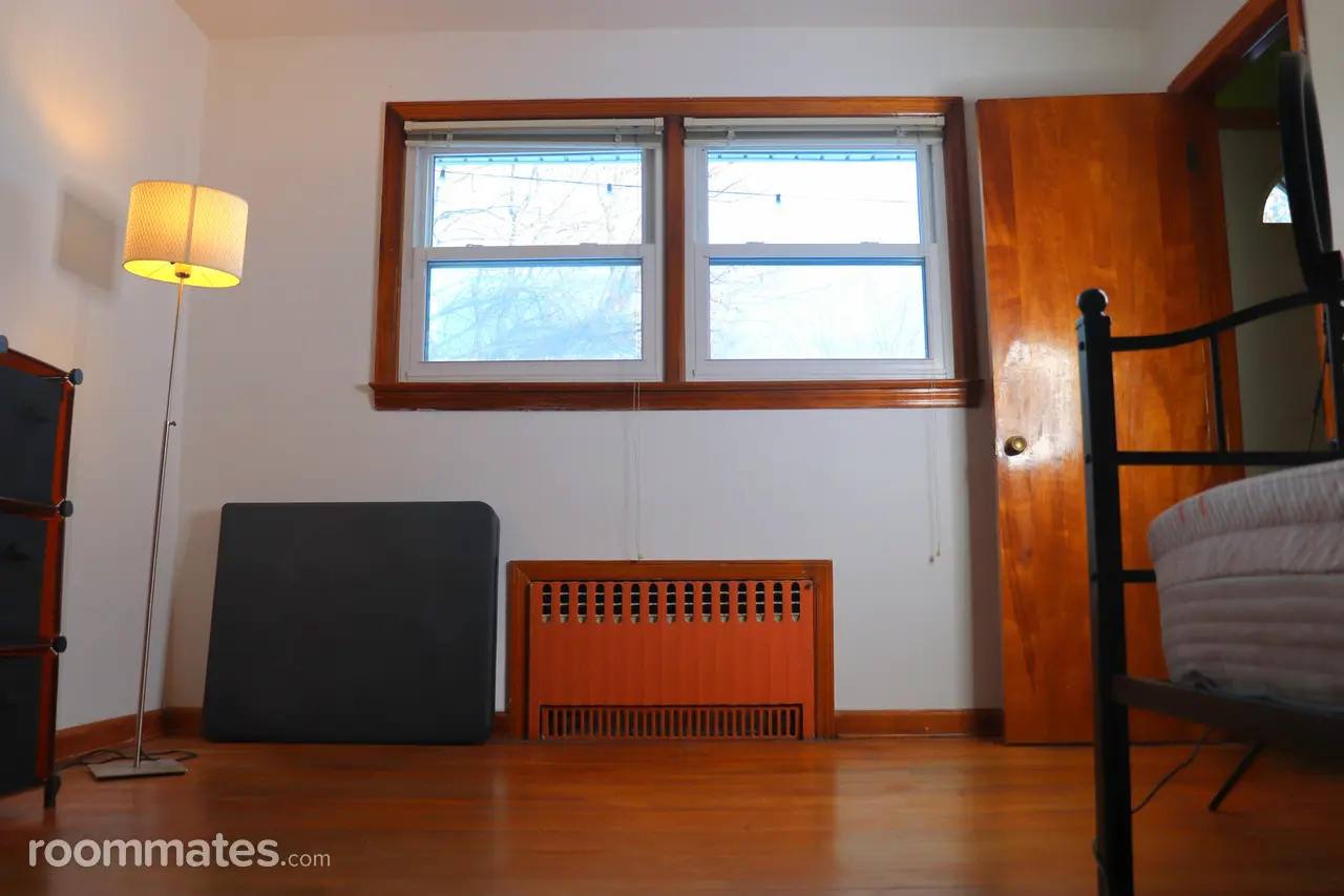 Profile photo 3 of 6