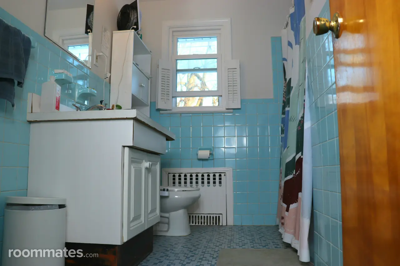 Profile photo 1 of 6