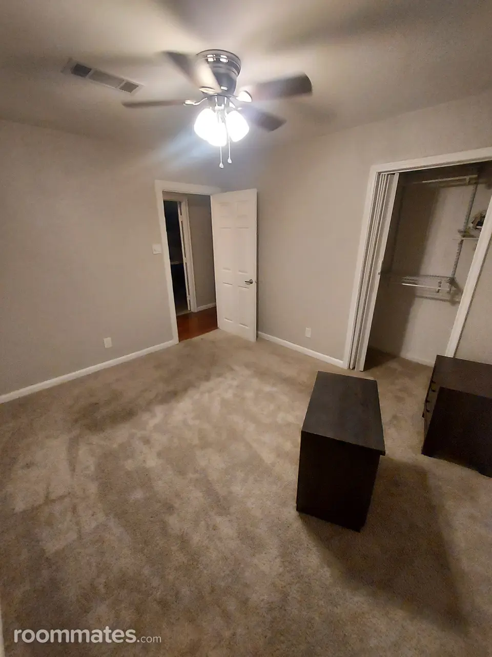 Profile photo 3 of 6