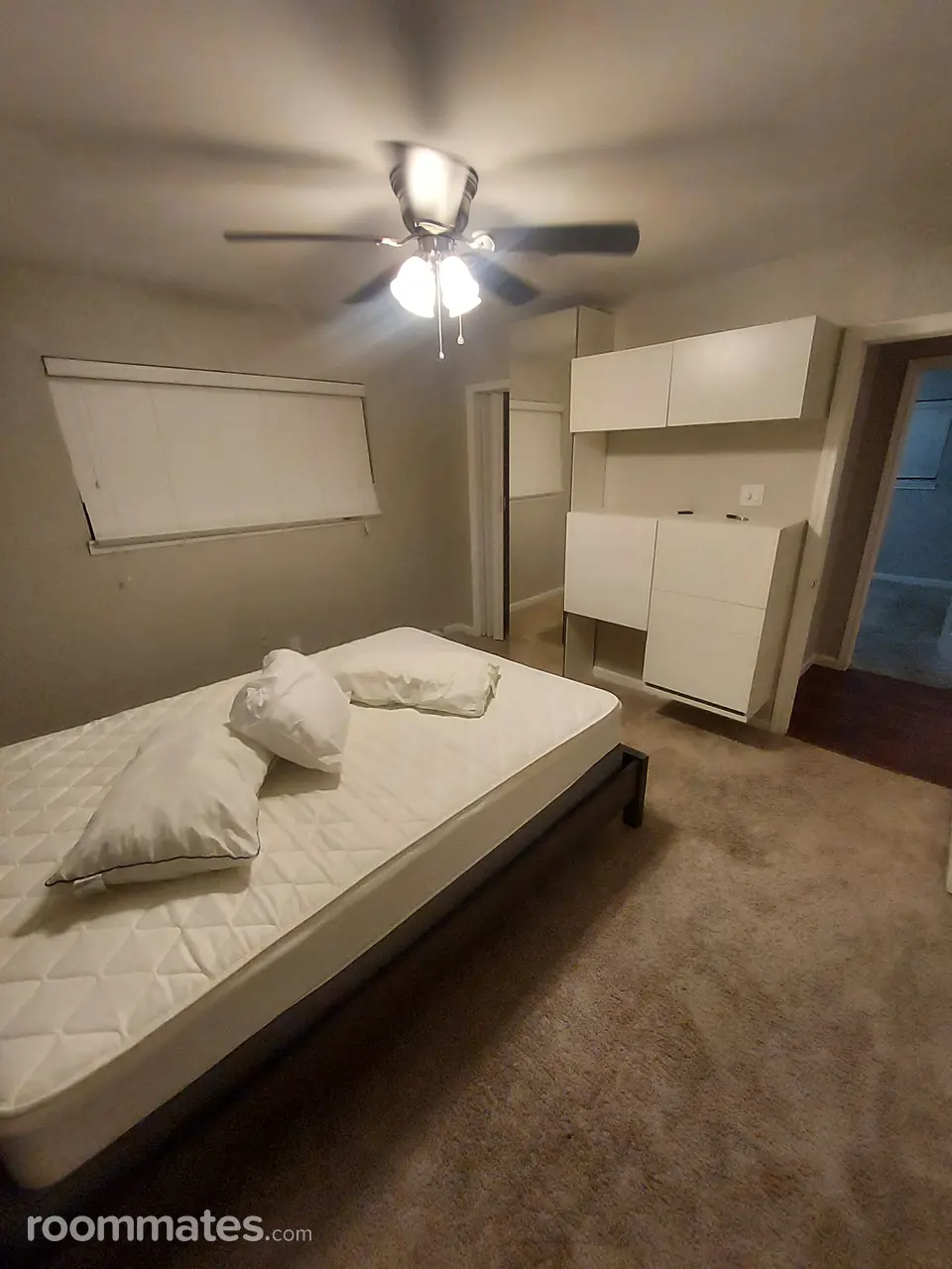 Profile photo 1 of 6