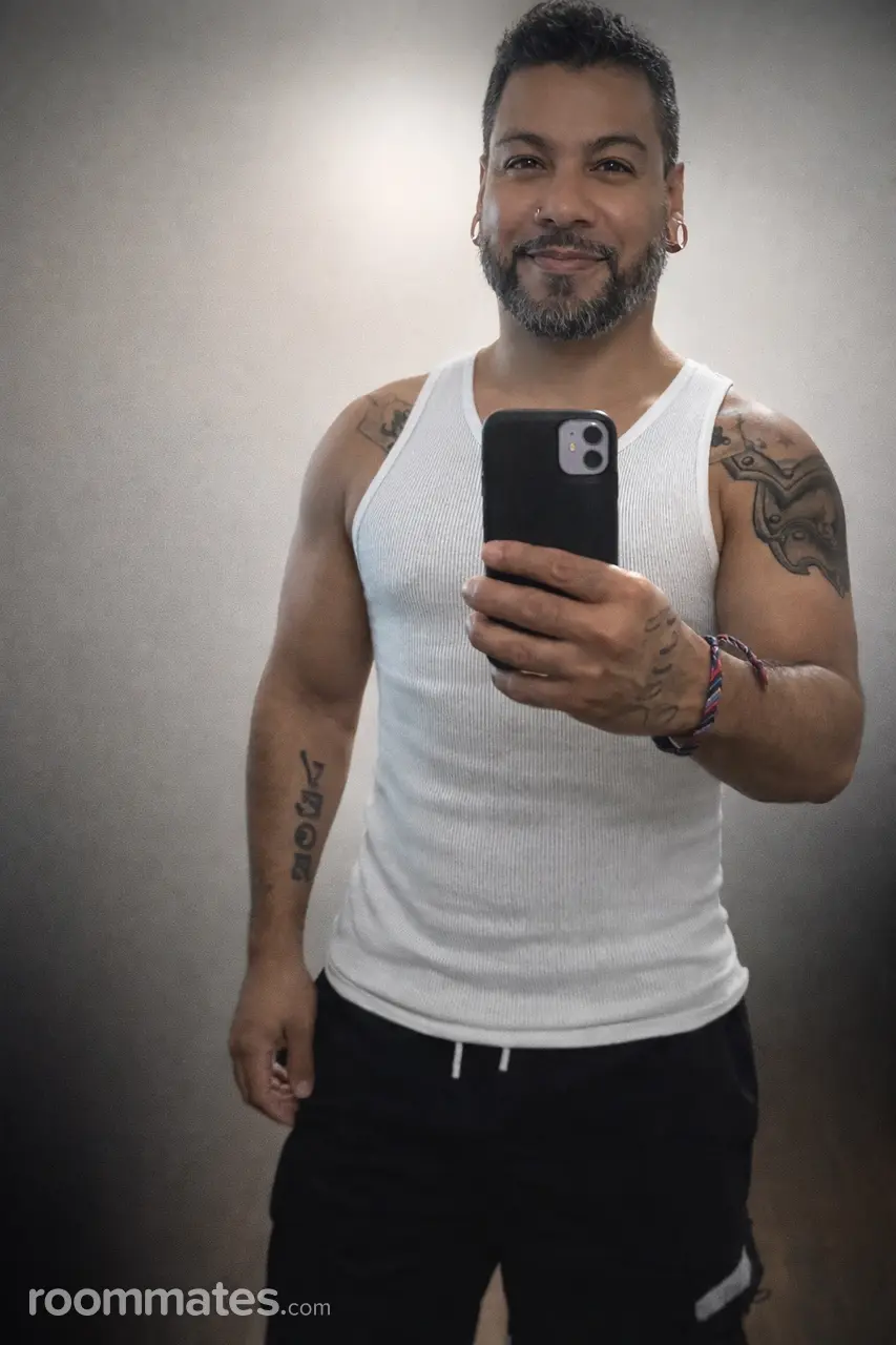 Profile photo 1 of 1