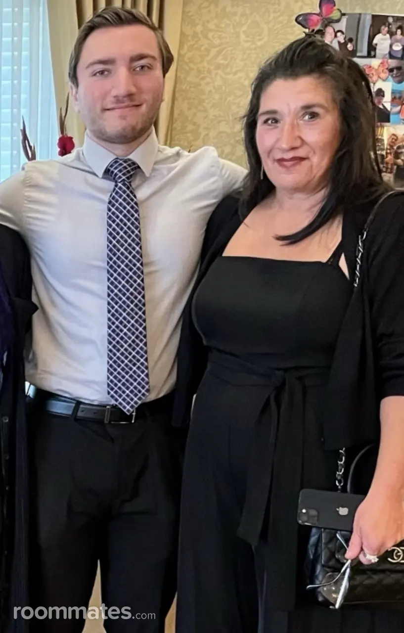 Profile photo 3 of 6