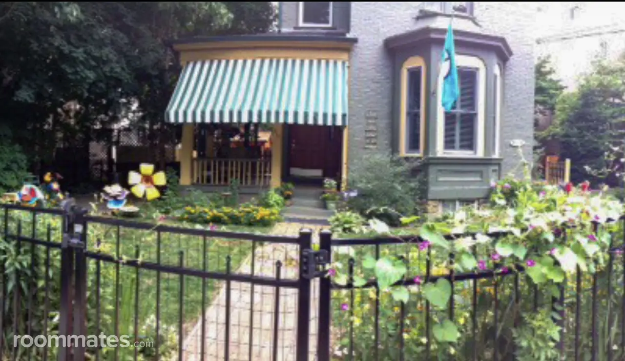 Profile photo 1 of 6