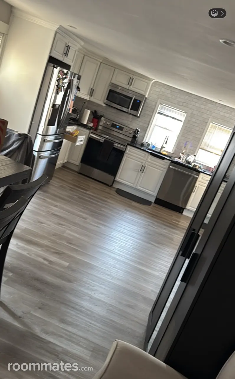 Profile photo 4 of 7