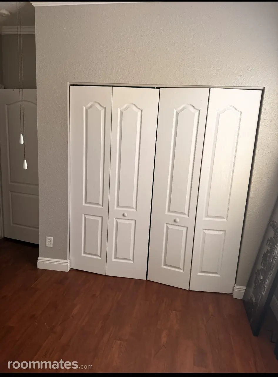 Profile photo 4 of 12