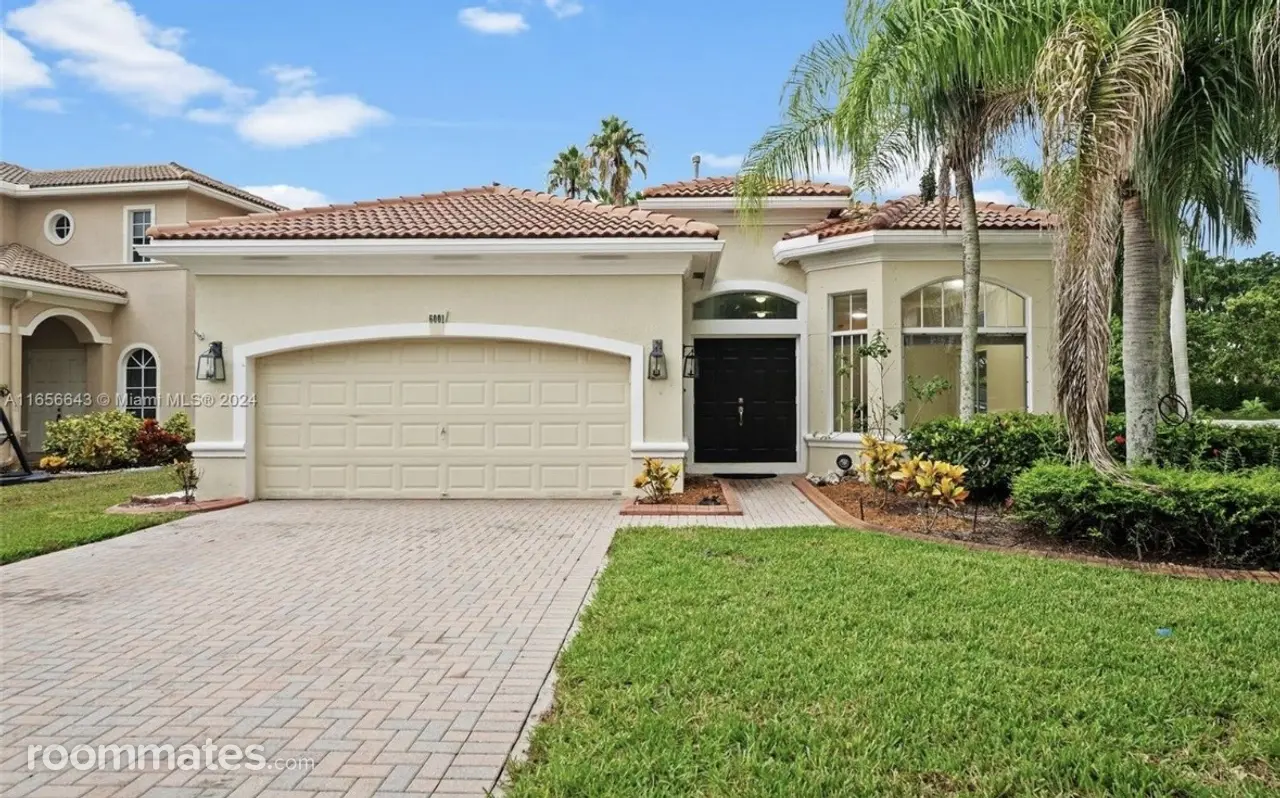 Profile photo 2 of 12