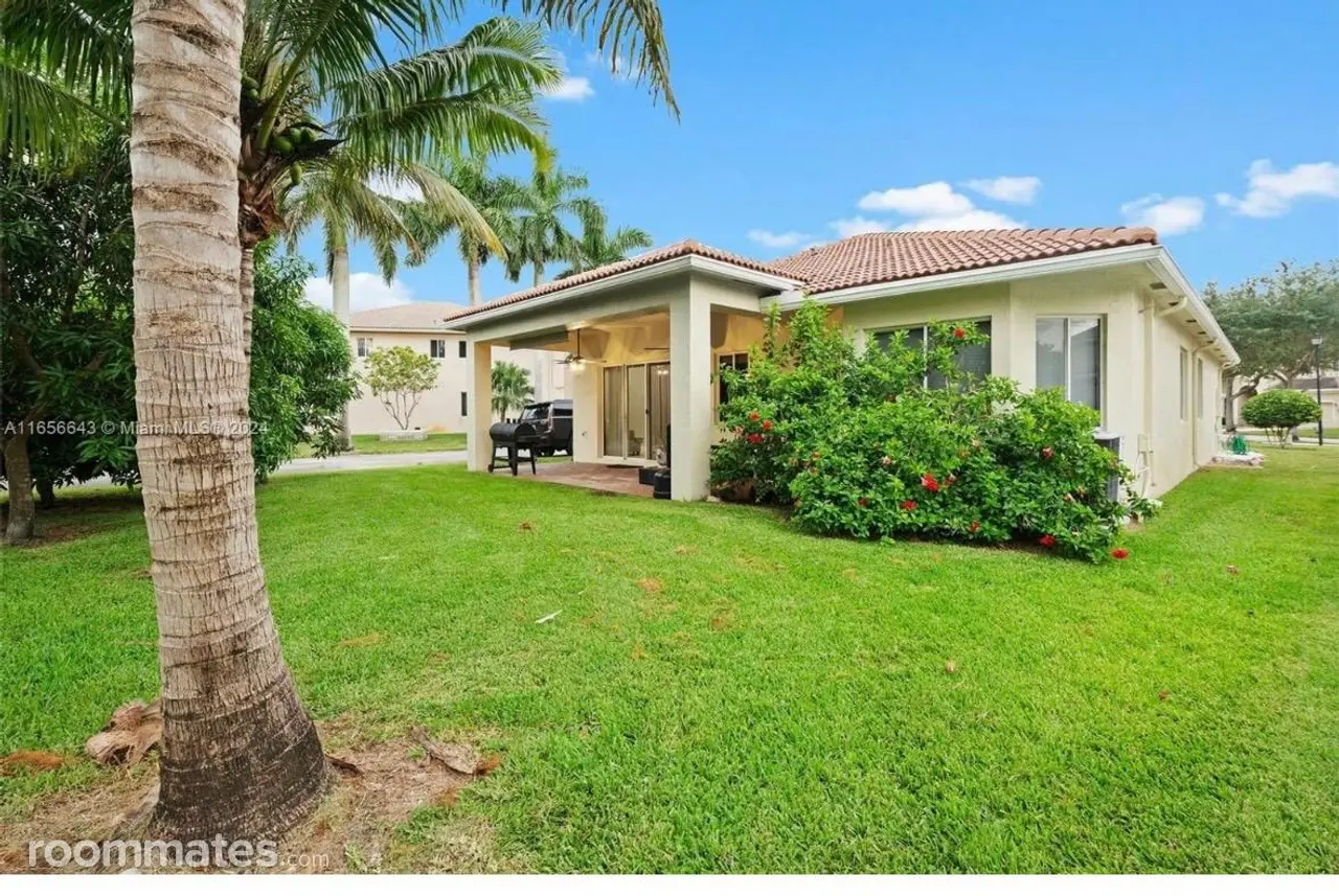 Profile photo 8 of 11