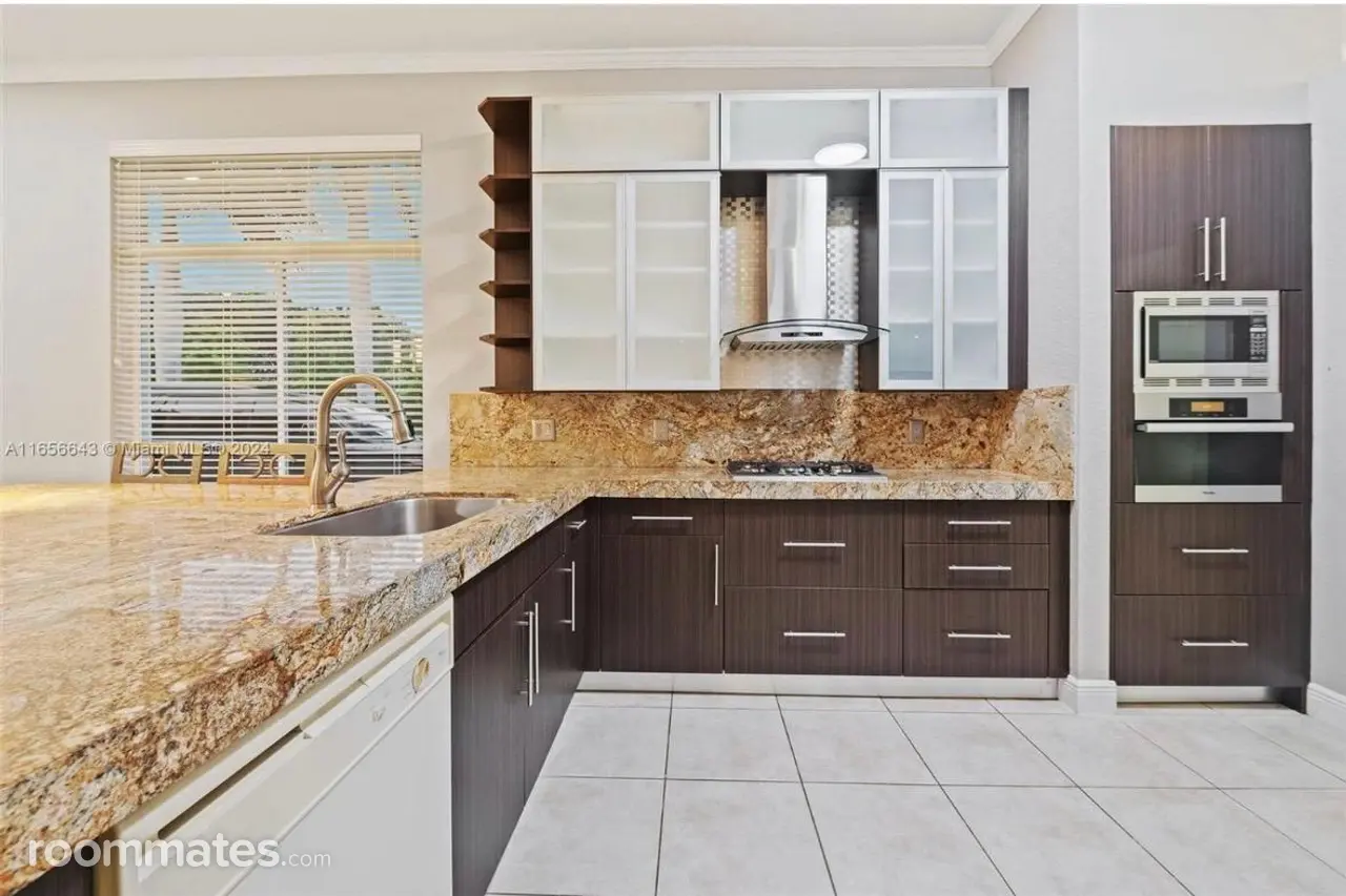 Profile photo 1 of 11