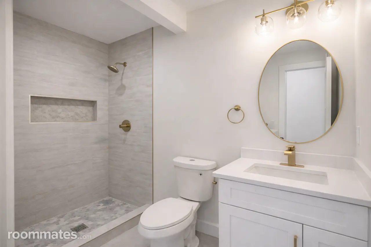 Profile photo 3 of 11