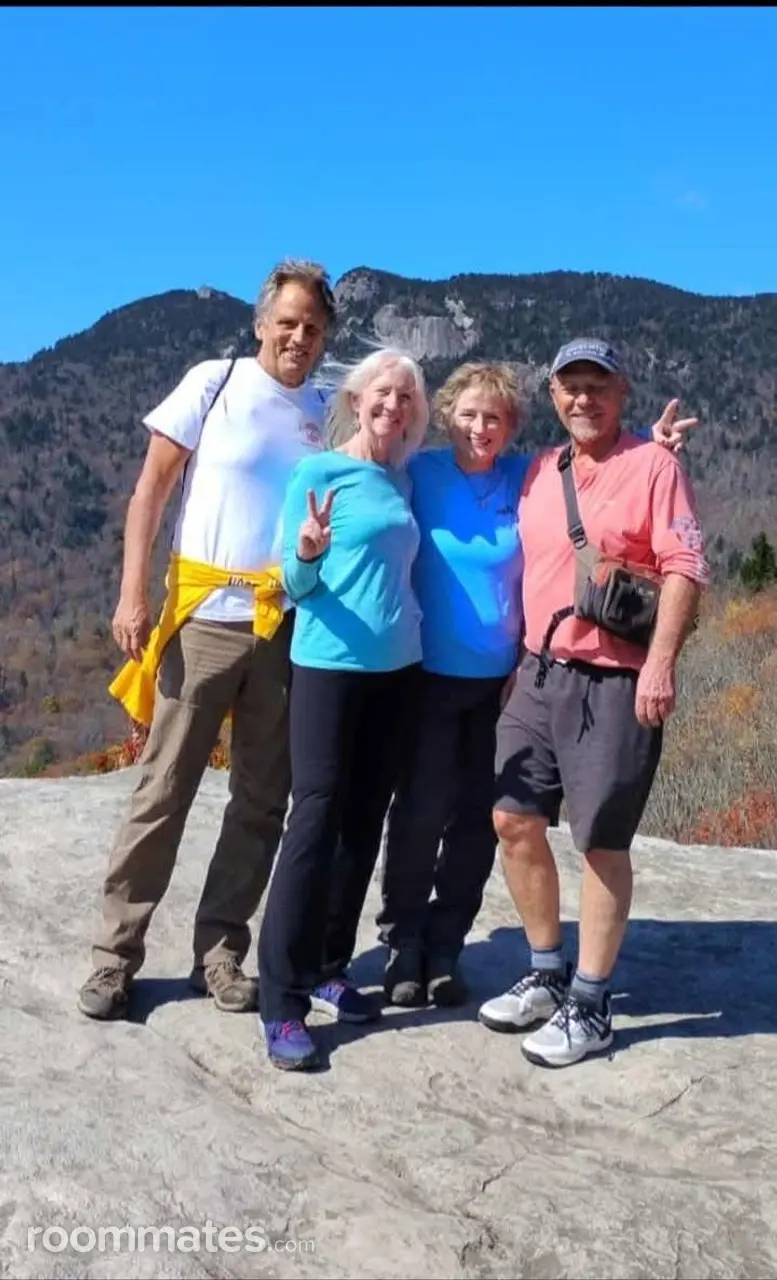 Profile photo 3 of 10