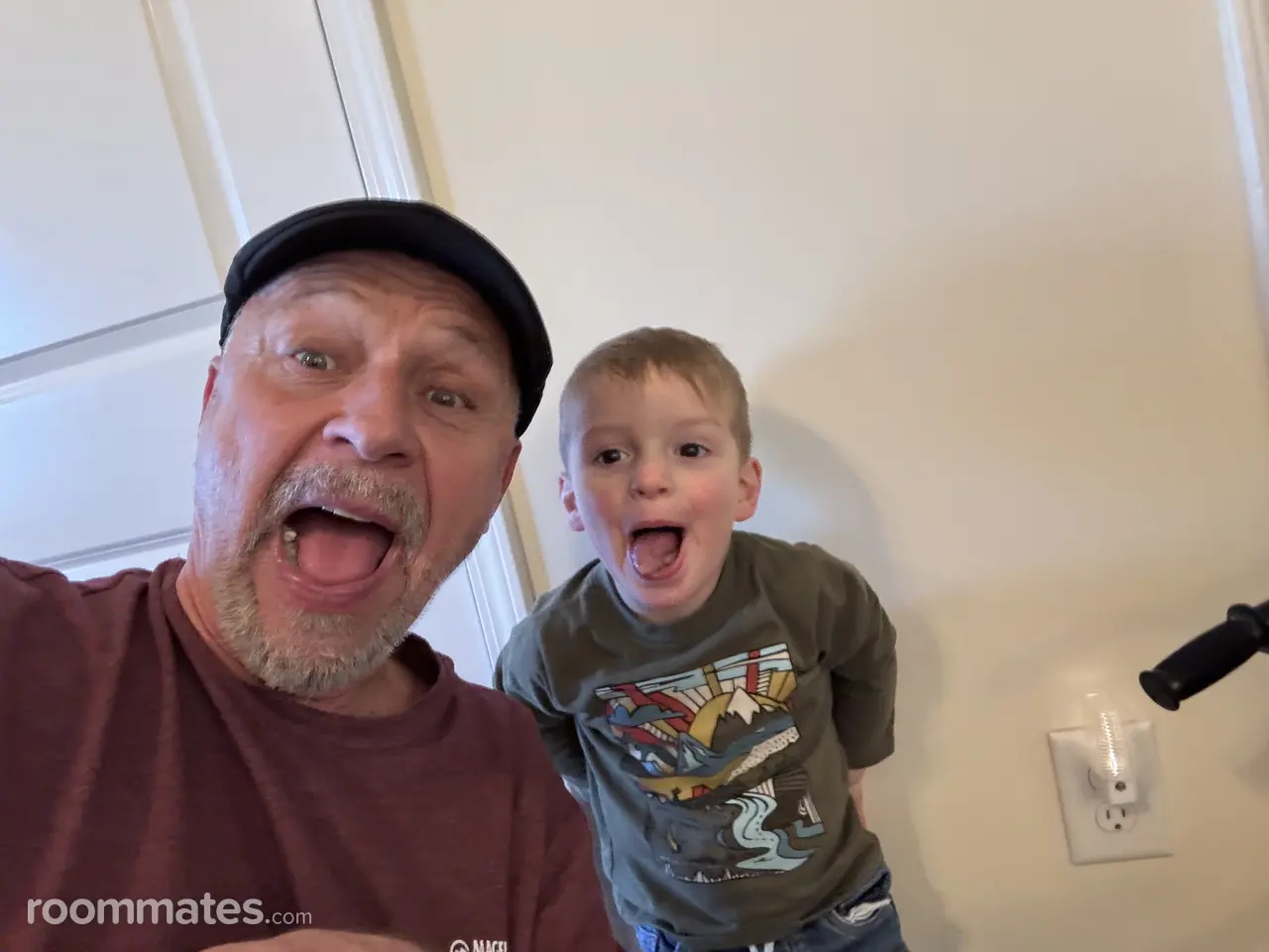 Profile photo 7 of 10