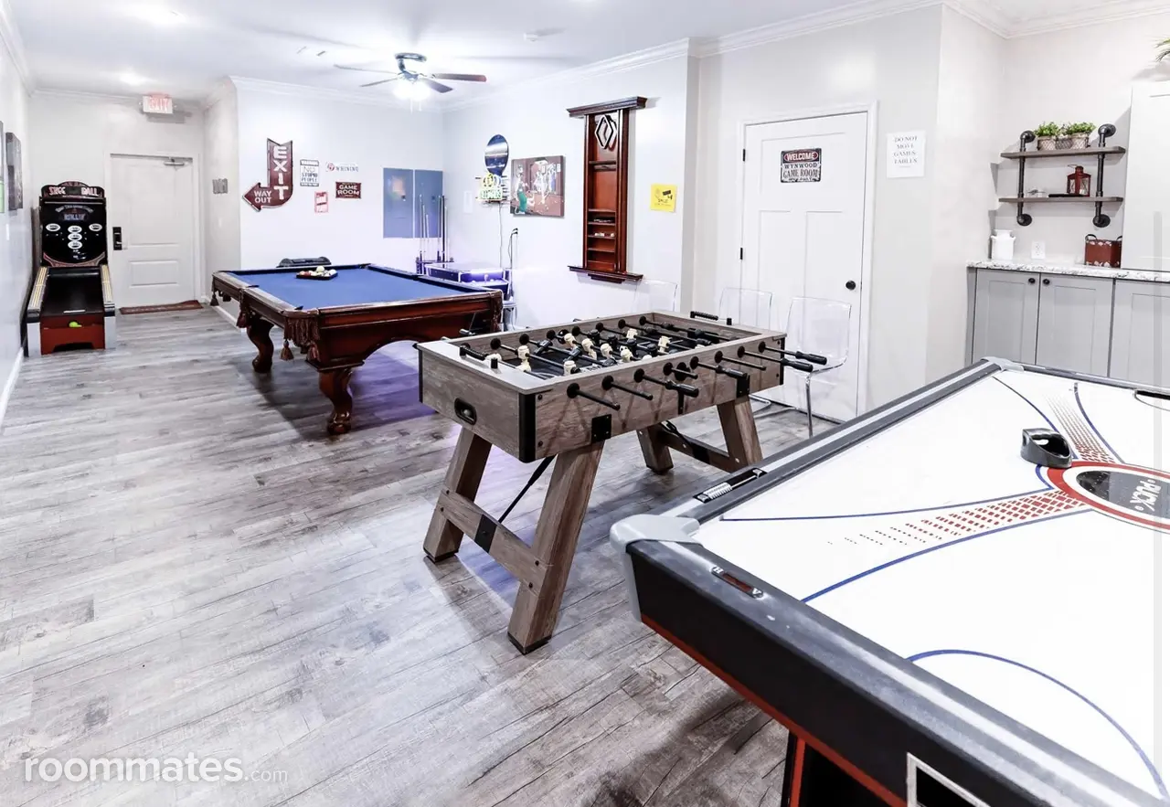 Profile photo 2 of 8