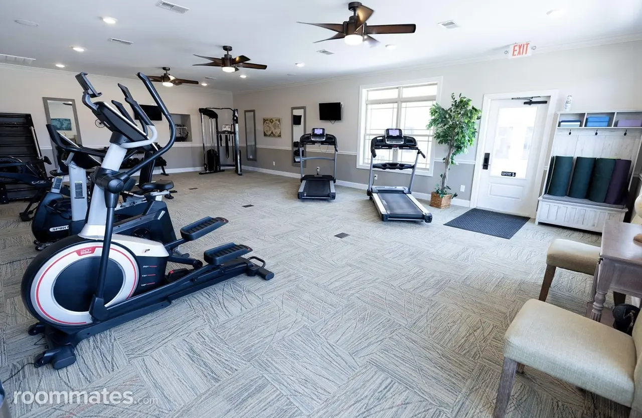 Profile photo 3 of 8