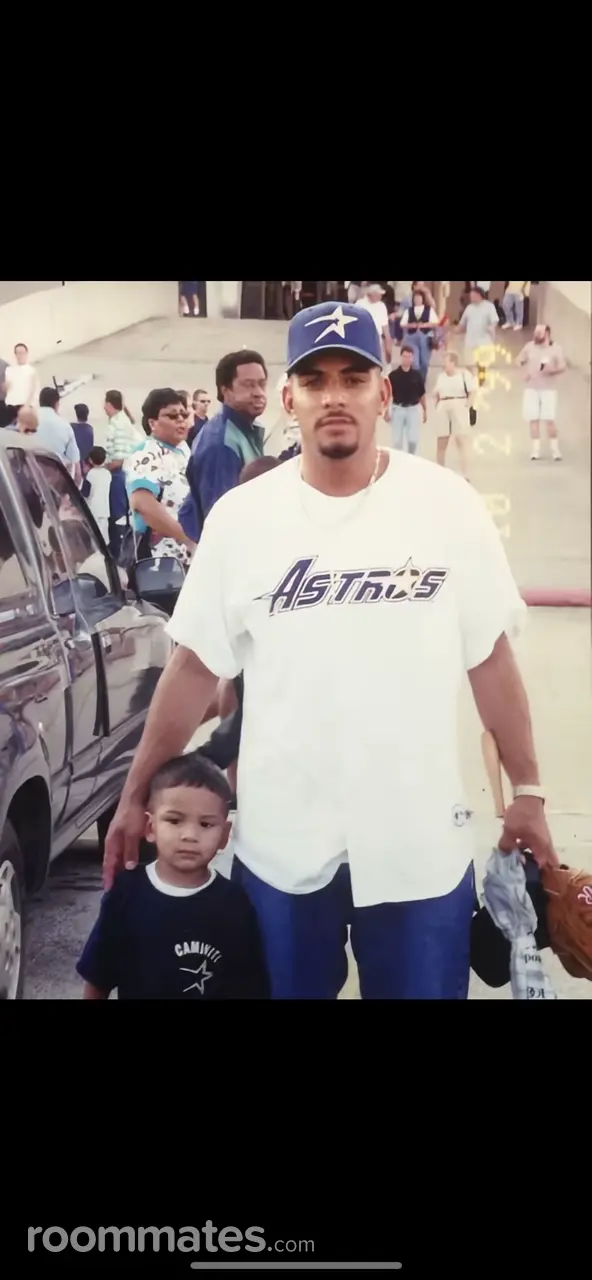 Profile photo 8 of 8