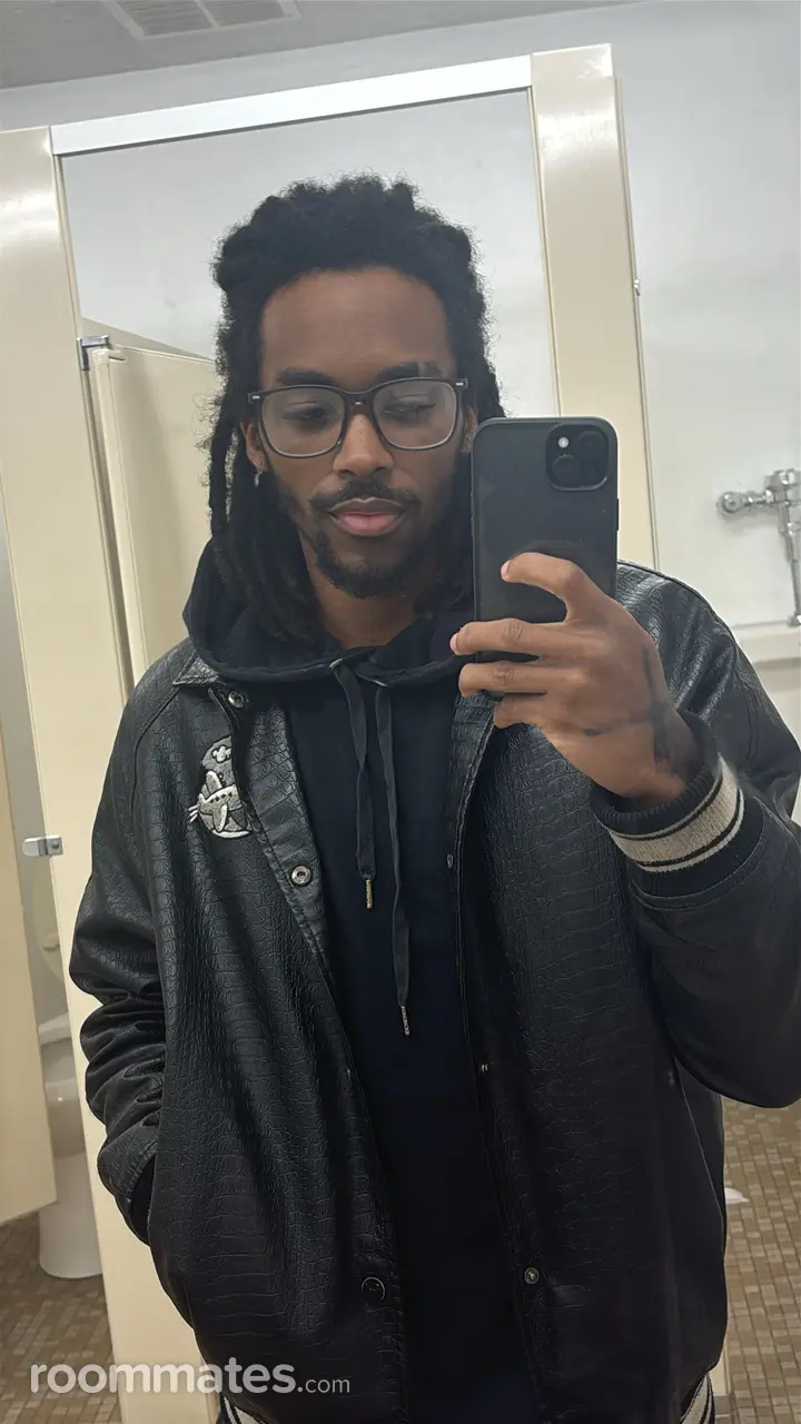 Profile photo 1 of 1