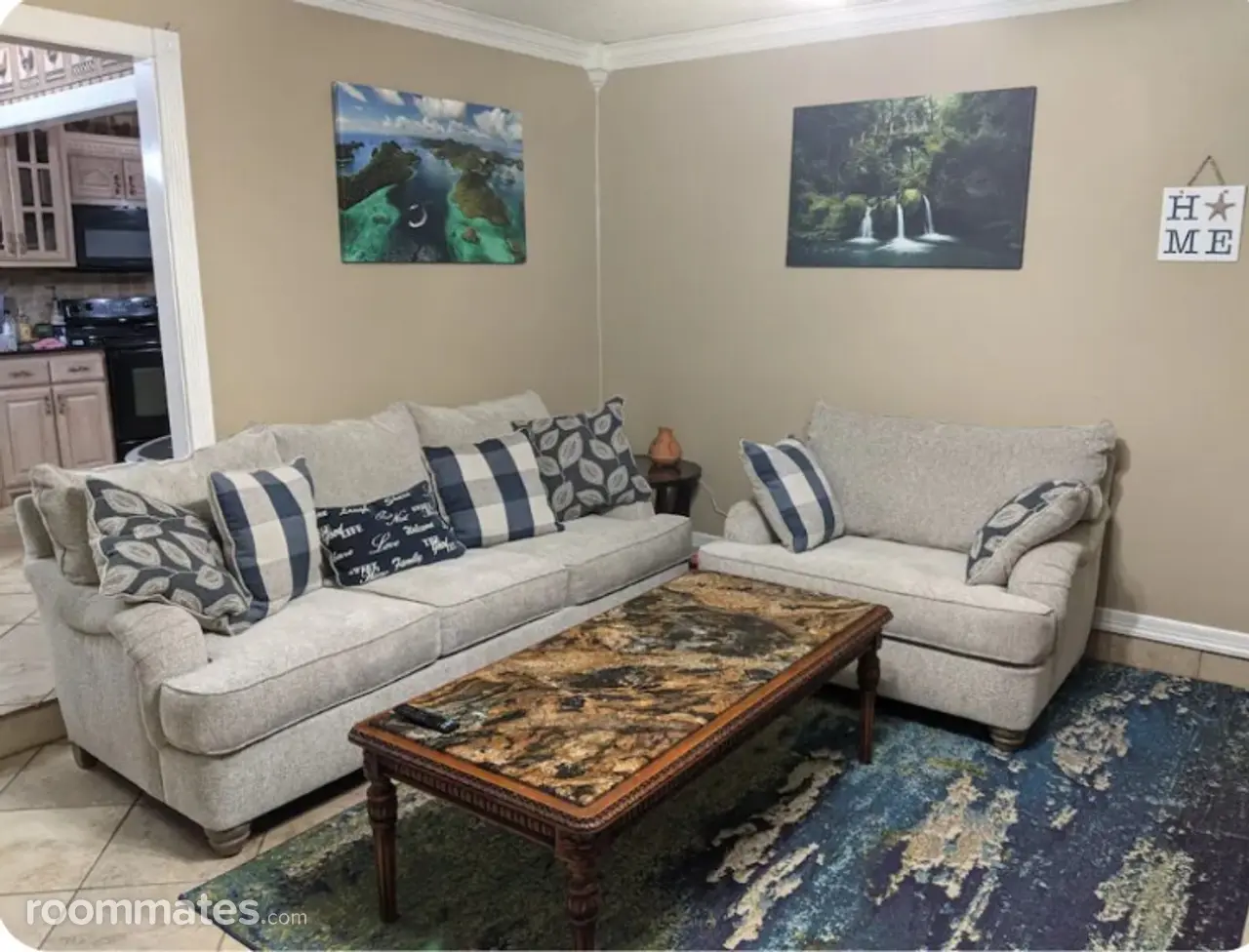 Profile photo 3 of 10