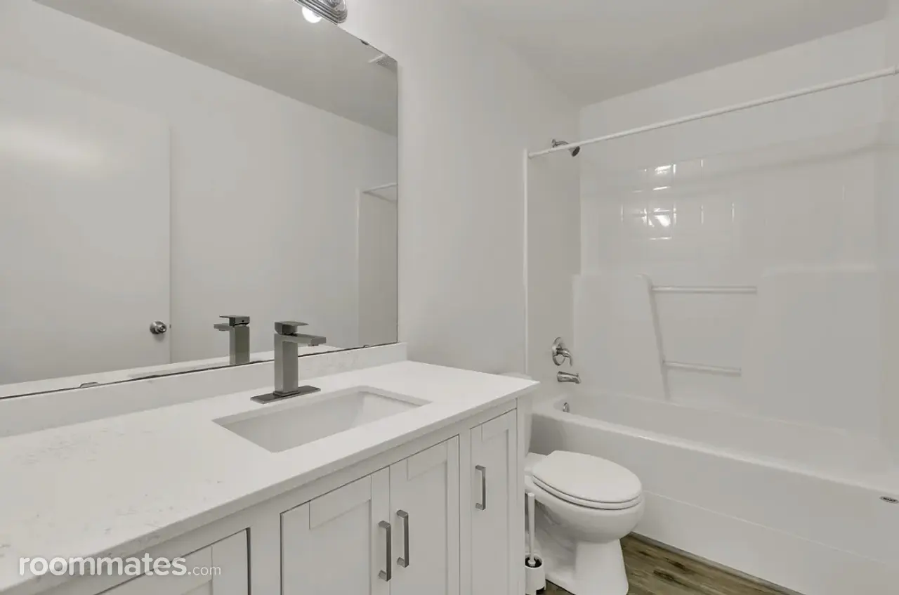 Profile photo 1 of 3