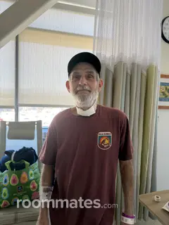 Roommate looking Orange, CA, $700