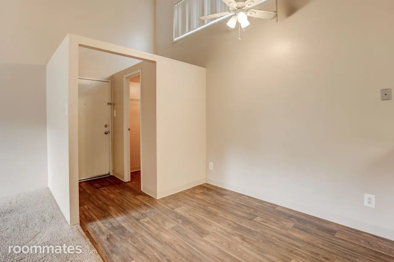 Profile photo 3 of 7